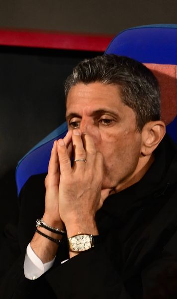 „Pierdem tot. Realitatea e dură”    Răzvan Lucescu, imaginea deznădejdii  după finala Cupei pierdută de AEK: „Uităm să jucăm!”