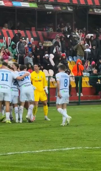 Nebunie absolută în Ucraina    FOTO+VIDEO:  Dinamo Kiev, condusă cu   1-4 la pauză, a învins cu 6-5  în deplasare!
