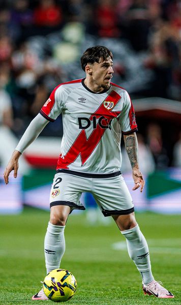 Fază bizară în La Liga     FOTO.  Arbitrul   a anulat golul  lui Rayo și a dictat penalty pentru adversari, la un fault comis de Rațiu