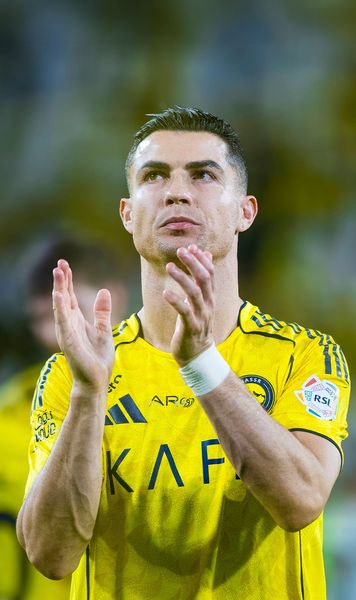„Manita” lui Cristiano Ronaldo    VIDEO.  Ironizat de un fan al rivalilor, starul lui Al-Nassr a dat un răspuns pe măsură:   „Eu am cinci!”