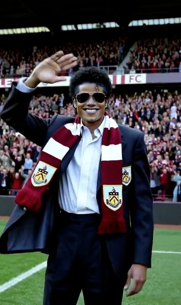 Michael Jackson, la Burnley!    FOTO:    Cascadă de meme-uri:  „Thriller”, „Smooth Criminal” sau presing agresiv?