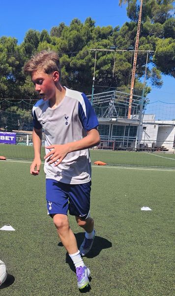 FRF vrea un „wonderkid” de la Tottenham   Federația a chemat la naționala U15 un   junior crescut în Anglia, deja convocat de Moldova  + Reacția  forului de la Chișinău
