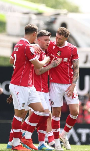 Dramă pentru Wrexham  Cum a ratat echipa actorilor Ryan Reynolds și Rob McElhenney   barajul pentru Premier League  + Formația lui Ed Sheeran a promovat