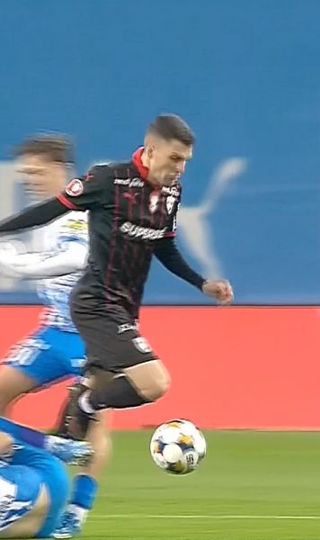 O nouă lovitură pentru Dinamo    FOTO.  Alberto Soro s-a accidentat cu Craiova!   Scos pe targă  și urcat în ambulanță