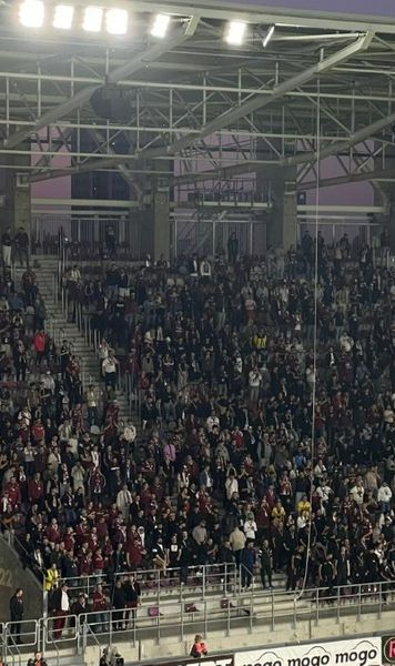 Protest în Giulești    FOTO.  Cum s-a prezentat galeria Rapidului cu CFR:   doi jucători fluierați copios