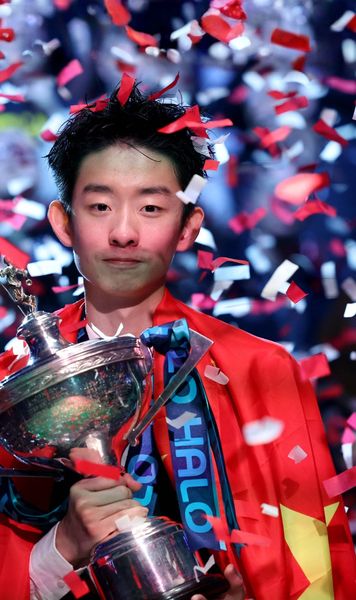 Povestea noului rege din snooker     FOTO.  Wu Yize, triumf dramatic la Crucible: „Părinții mei sunt adevărații campioni”. A trăit într-o   cameră fără ferestre