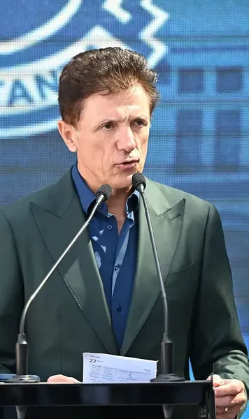 „Degeaba avem VAR”    Gică Popescu,  reacție dură după eroarea de arbitraj de la U Craiova - Dinamo: „Dacă arbitrii vor să greșească, o fac oricum”