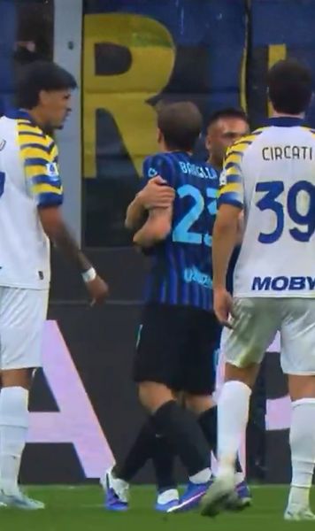 „Știți ce mi-a spus?!”    VIDEO.  Barella, conflict cu un jucător de la Parma. Chivu l-a scos imediat de pe teren:   „Trebuie să o fac, altfel...”