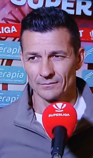 Gâlcă a refuzat să răspundă   Ce s-a întâmplat cu   antrenorul Rapidului  la interviul dinainte de meciul cu U Cluj: l-a privit cu subînțeles pe reporter