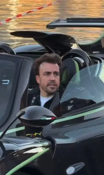 Achiziție de lux     FOTO.  Fernando Alonso   a cheltuit 10 milioane de euro  pentru o mașină impresionantă