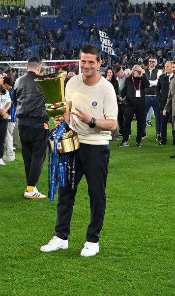 Chivu, gest fabulos    FOTO.  Ce a făcut de antrenorul lui Inter la   festivitatea de premiere  » Momentul s-a viralizat