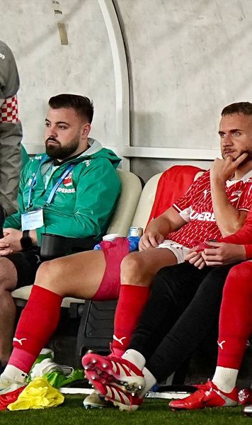 Pușcaș s-a accidentat iar    FOTO.  Pericol major la baraj, dacă nu revine Karamoko! Atacantul lui Dinamo a ieșit după 38 de minute din meciul cu CFR Cluj.   Ce probleme acuza