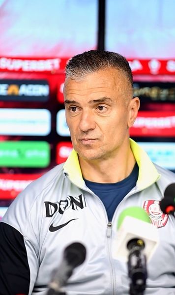 „Piei, Satană!”    FOTO+VIDEO.  Răspunsul lui Daniel Pancu după   insultele rasiale  ale fanilor lui Dinamo » Gestul făcut chiar în fața lor