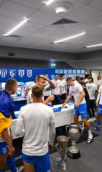 Nebunie la conferință     VIDEO+FOTO  Jucătorii au intrat peste Coelho: antrenorul   s-a urcat pe masă,  încercând să scape. N-a reușit!