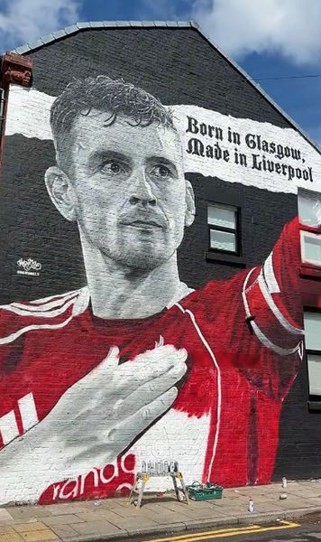Mural pentru Robertson   Fanii   au început ironiile  când au văzut că nu seamănă deloc: „Așa ar arăta dacă Andy și Pulisic ar avea un copil”