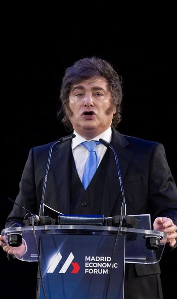 Măsură radicală în Argentina  Guvernul lui   Javier Milei  a decis: nu mai intri pe stadion dacă nu plătești pensia alimentară