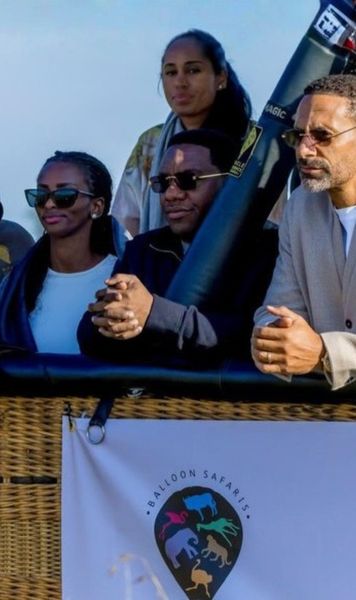 Rio Ferdinand, vizită controversată  Fostul fotbalist, ciricat după ce a apărut alături de un ministru sancționat în trecut că   a încălcat drepturile omului