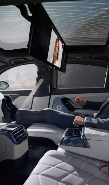 Florentino Perez are limuzină cu birou mobil    FOTO:  Președintele lui Real Madrid conduce un   bolid electric de dimensiuni impresionante