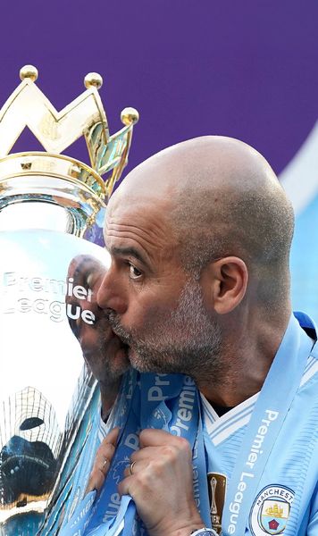 Imagini nemaivăzute cu Guardiola   Fiica antrenorului a postat câteva clipuri la plecarea de la City: KDB   îi toarnă votcă pe gât   lui Pep + jucătorii au dat buzna peste el în birou