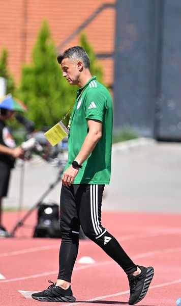 Ovidiu Burcă, precaut  Antrenorul   nu vrea să repete greșeala  de la Dinamo, după ce a promovat cu Sepsi: „Lăsăm sentimentele deoparte”