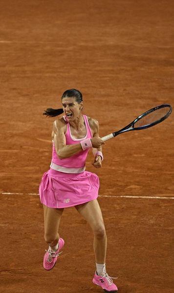 Cîrstea, victorie de senzație  S-a calificat în   turul trei la Roland Garros,  după ce a câștigat 11 game-uri la rând + Ce noroc! Are drum ușor spre sferturi