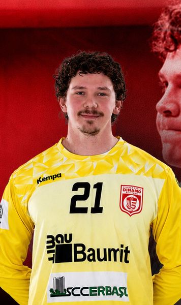 „Dulăii” se întăresc    Un nou transfer  realizat de CS Dinamo, după ce a câștigat titlul » Noul jucător are aproape 2 metri