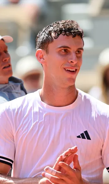 Sinner, acuzat că a trișat  Liderul mondial,   ținta criticilor  după eliminarea neașteptată de la Roland Garros: „Ar trebui sancționat!”