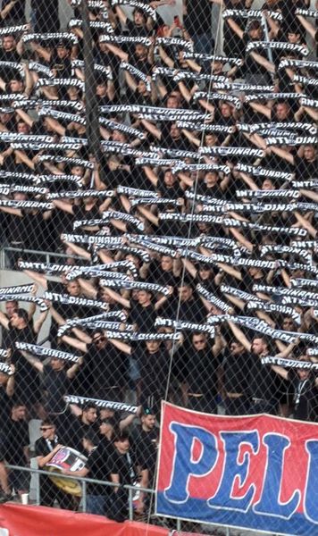 „Arcul” insultelor  Dinamo - FCSB, finala barajului de Conference.   Derby-război cu multe beepuri  în tribune