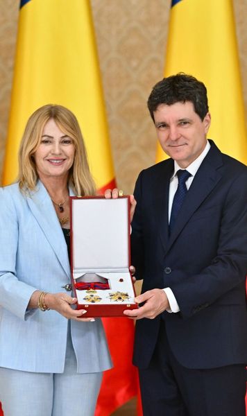 Nadia Comăneci, decorată    FOTO.  „Zeița de la Montreal” a primit Ordinul Naţional   „Steaua României”  în grad de Mare Cruce