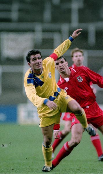 Amintiri memorabile cu Țara Galilor    Gică Hagi  se reîntâlnește cu adversarul în fața căruia a strălucit în drumul spre World Cup '94