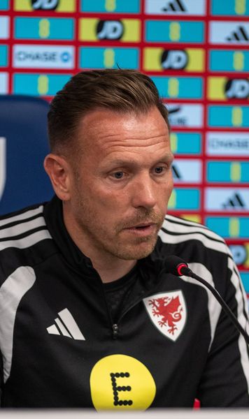 „Am fost invidioși pe voi la Mondial”    Selecționerul galez a vorbit la București  despre Hagi și confruntările din 1992-1993: „Ne-ați rupt sufletul!”
