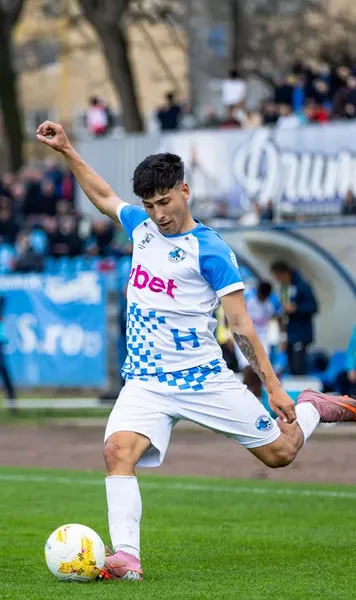 Revine cu gândul la Europa    FCSB i-a pregătit contractul:   „Oriunde voi juca, voi încerca să dau totul”