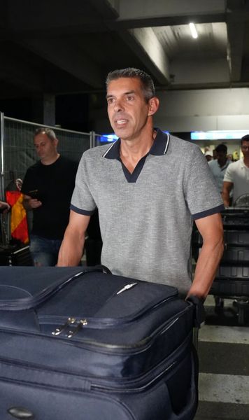 Nuno Campos a ajuns în România    FOTO:   Noul antrenor al lui Dinamo nu a vrut să facă declarații. Când va fi   prezentat oficial