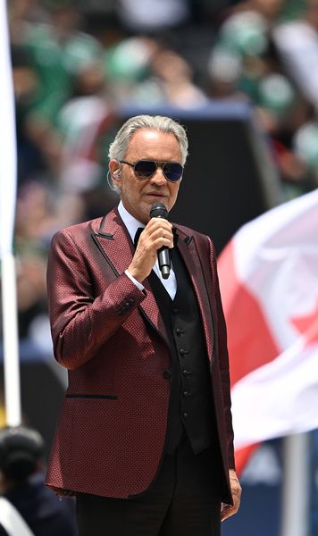 „Chivu a făcut mai mult decât miracole”  Legendarul tenor Andrea Bocelli se înclină în fața   antrenorului de la Inter:      „Extrem de important!”