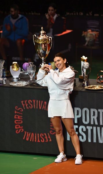 Simona Halep, ultimul dans     VIDEO+FOTO:  Clipe emoționante la   meciul de retragere  al fostului lider WTA: „Vreau să zâmbim și să ne bucurăm de moment”