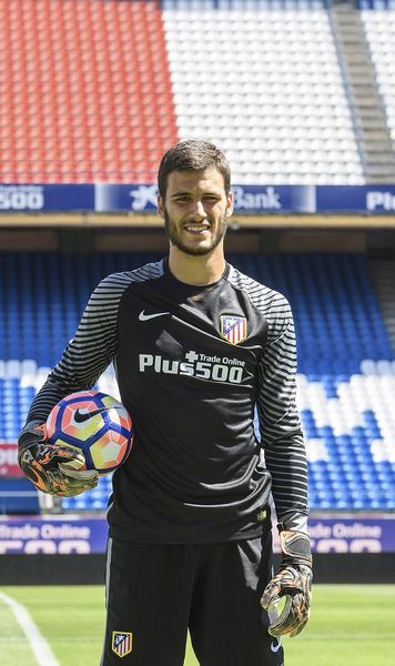 Cine îi ia locul lui Popa  CFR Cluj transferă un portar care a trecut pe la   Atletico Madrid și Aston Villa