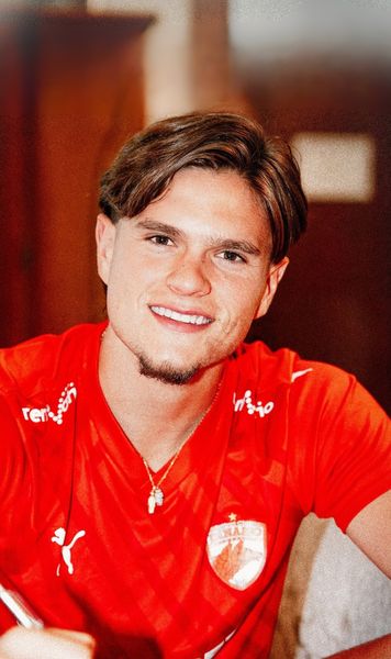 Transfer oficial    Dinamo  și-a prezentat noul fundaș central: pe cât a semnat