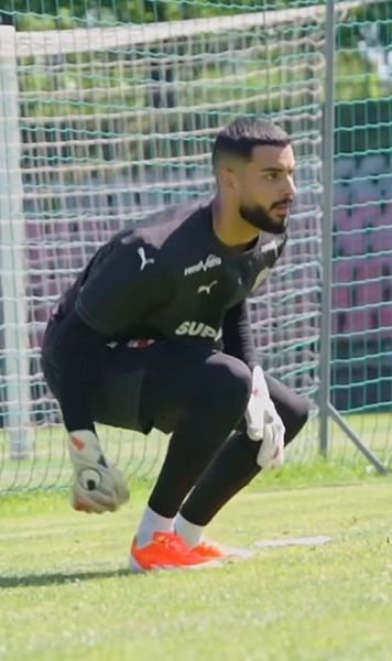 Bellaarouch a trecut la treabă  Prima reacție a   portarului  transferat de Dinamo, după ce a semnat