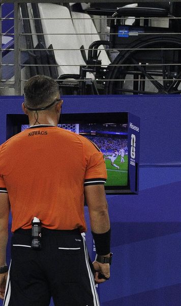 Istvan Kovacs, salvat de VAR  FOTO. Cele trei decizii dificile ale arbitrilor la Iordania - Argentina.   Cât timp i-a luat „centralului” pentru penalty