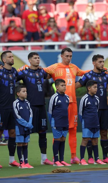 Pe cont propriu!   Decizia Federației uruguayene, după eliminarea prematură de la Mondial:   fotbaliștii au fost surprinși