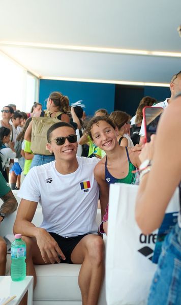 Popovici, mesaj în italiană pentru fani     VIDEO.  Ce a transmis înotătorul român, după ce   s-a calificat în finala  probei de 200m liber