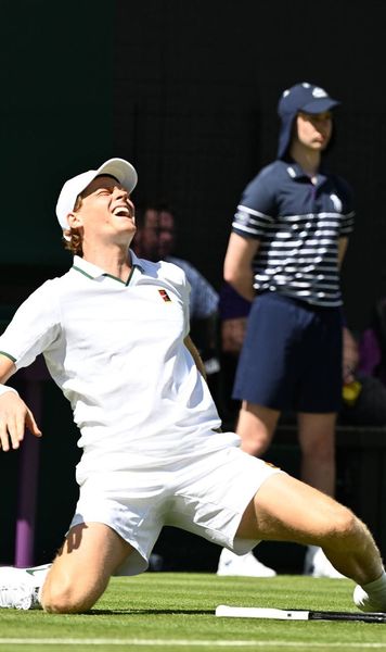 Jannik Sinner supraviețuiește   Liderul mondial,   la un pas să fie eliminat  în primul tur la Wimbledon! A terminat meciul cu piciorul sângerând