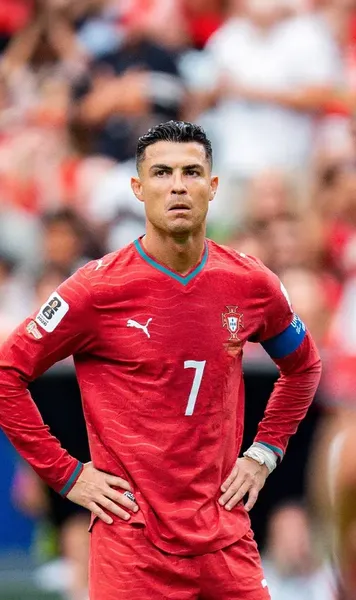 „Ajunge să facă rău Portugaliei”  Forlan l-a criticat pe   Cristiano Ronaldo  și i-a transmis ce trebuie să schimbe la Mondial