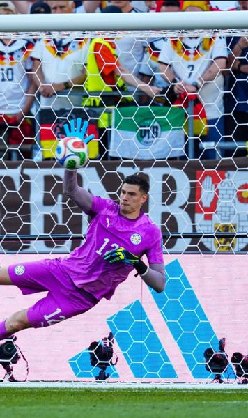 „E mut în poartă”  Eroul Paraguayului, criticat de legenda Chilavert.   Necunoscutul devenit revelația Mondialului.  A făcut Germania să dispară!
