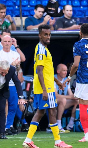 Moment rar întâlnit    FOTO.  Deschamps,   gest neașteptat  în fața lui Mbappe. Faza a făcut înconjurul planetei