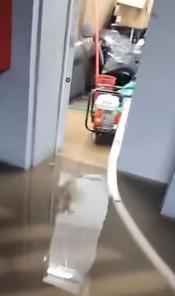 Stadionul de 37 mil. de euro, inundat!    VIDEO.  Atac dur la adresa Primăriei București, după   „furtuna secolului”:  „E jale ce e aici”