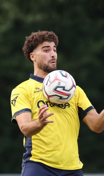 Traiectorie incredibilă  Fotbalistul care a fost dorit în Liga 2, dar a semnat cu o echipă de Liga Campionilor:   „Va fi coleg cu Olaru”