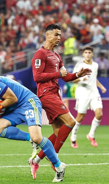 Unai Simon, în istoria Mondialului  Portarul Spaniei a zdrobit borna stabilită de   Walter Zenga  » Record ireal după meciul cu Portugalia