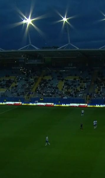 A picat nocturna!    FOTO.  Probleme la meciul Dinamo Kiev - U Cluj. Partida a fost   întreruptă în minutul 84
