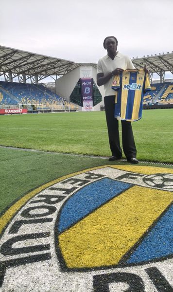 Din Premier League, la Ploiești    VIDEO.   Cine este   noul atacant  transferat de Petrolul